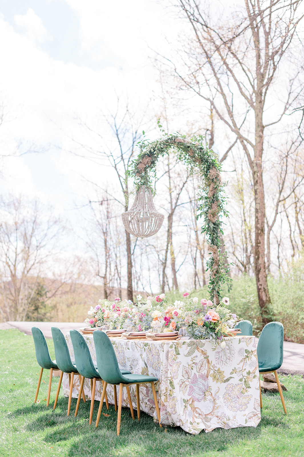 outdoor wedding reception that features a variety of 2025 wedding trends