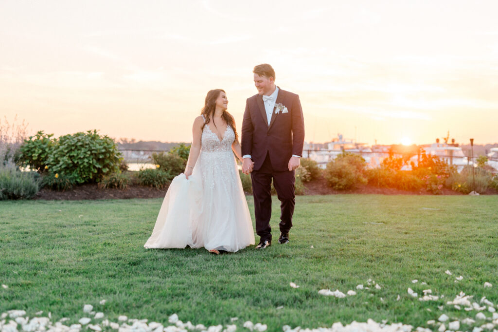 outdoor wedding portraits by the water at the point at norwalk cove